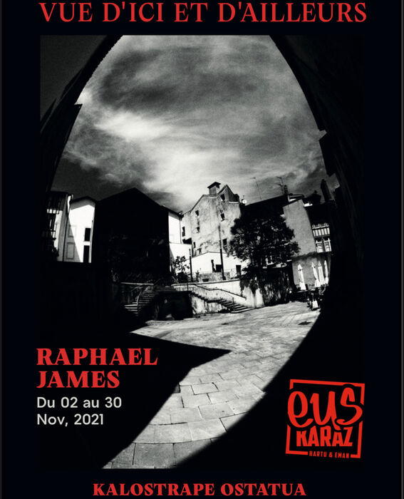 Kalostrape Ostatua eta jatetxea, Euskal Herria, Baiona. 2021ko Azaroaren erakusketa. Restaurant traditionnel et bar atypique du quartier historique de Bayonne. Exposition du mois de novembre 2021 avec le photographe Raphaël James