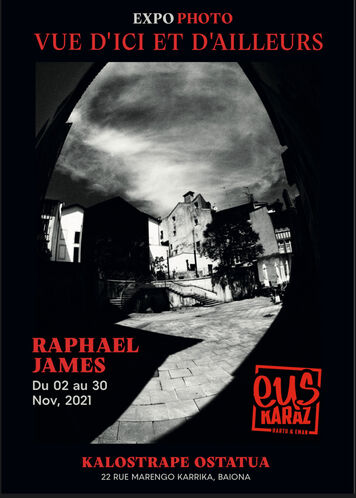 Kalostrape Ostatua eta jatetxea, Euskal Herria, Baiona. 2021ko Azaroaren erakusketa. Restaurant traditionnel et bar atypique du quartier historique de Bayonne. Exposition du mois de novembre 2021 avec le photographe Raphaël James