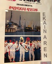 Kalostrape Ostatua, jatetxea, Baiona, Euskal Herria. Bar et restaurant incontournable de Bayonne. Situé dans l'ancien cloître des Visitandines, au coeur du Petit Bayonne. Bar à tapas et à cocktails. Affiche de l'exposition du mois de juin 2018 présentant des artistes d'Iparralde avec le collectif Ur Taldea