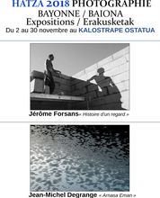 Kalostrape Ostatua eta Jatetxea, Baiona, Euskal Herria. Bar & Restaurant situé au coeur du quartier historique du Petit Bayonne, dans l'ancien cloître des Visitandines. Bar à tapas et bar à cocktails, avec chaque mois une nouvelle exposition. Exposition du mois de novembre 2019, avec le collective Hatza et les deux photographes Jérome Forsans et Jean-Michel Degrange