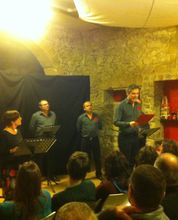 Kalostrae Ostatua Jatetxea, Baiona Euskal Herri. Bar et restaurant au coeur du Petit Bayonne. Soirée lecture théâtralisée avec la troupe Ildoki et l'écrivain Daniel Landart, mercredi 7 février 2018.