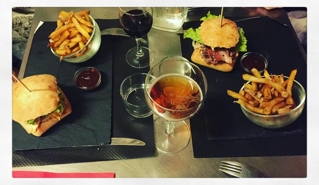Kalostrape Ostatua Jatetxea Bar restaurant Bayonne Table Hamburger bières ouverture au mois de décembre
