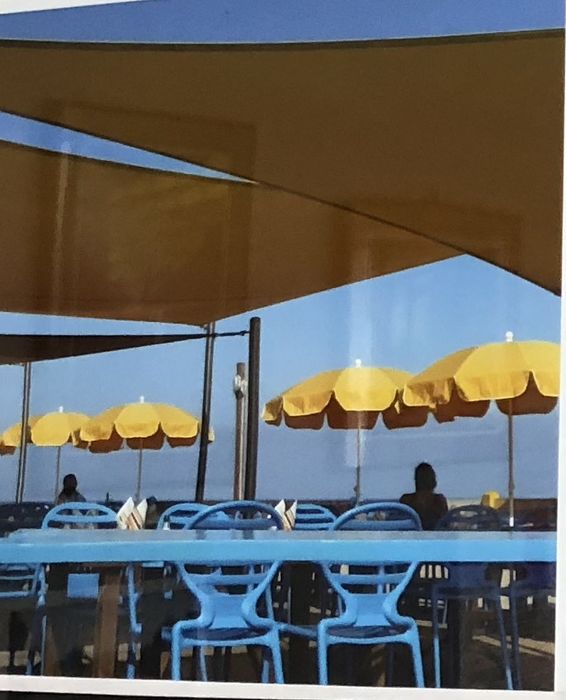 Kalostrape Ostatua Bar et Restaurant situé au 22 rue Marengo à Bayonne, dans le quartier historique, dans l'ancien cloître des Visitandines. Bar à tapas et bar à cocktails. Exposition mensuelle du mois de septembre 2018, avec l'artiste Beñat Perez du collectif Ur Taldea