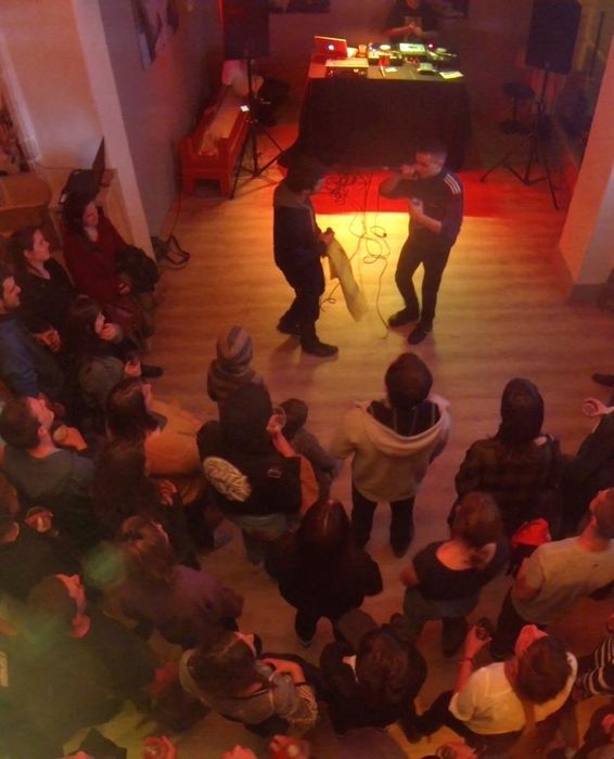 Kalostrape Ostatua eta Jatetxea, Baiona. Rap Saioa, otsailaren 21a. Soirée rap le jeudi 21 février. En partenariat avec Zizpa Gaztetxea.