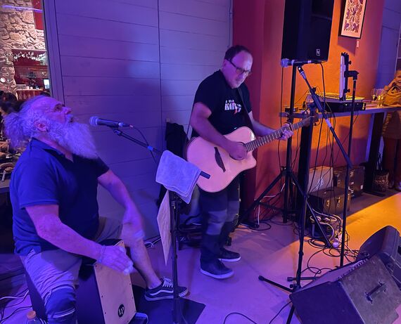 Kalostrape Ostatua eta Jatetxea, baiona. Archives photos de la soiree du vendredi 8 avril avec le concert de Santi DDC dans le cadre de Korrika Kulturala