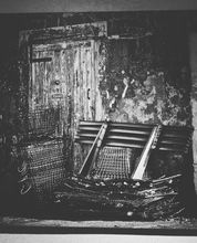 Kalostrape Ostatua eta Jatetxea, Baiona, Euskal Herria. Bar et restaurant traditionnel et incontournable du quartier historique du Petit Bayonne. Situé au 22 rue Marengo. Exposition du mois d'août 2019 avec le photographe Bayonnais Zazpi.