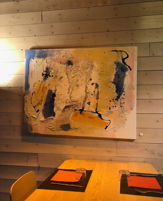 Kalostrape Ostatua eta Katetxea, Baiona. Restaurant traditonnel et bar atypique du Petit Bayonne. Situé au 22 rue Marengo. Exposition du mois de septembre 2020 avec l'artiste peintre Mulhen Baccia.
