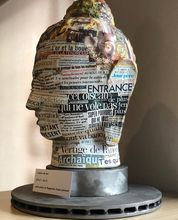 Kalostrape Ostatua, Bar et restaurant situé au 22 rue Marengo, au coeur du quartier historique du Petit Bayonne. Exposition de septembre 2019 avec l'artiste colleur Claude Martin. Ostatua eta Jatetxea, Baiona, Euskal Herria, irailaren erakusketa.