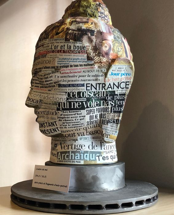 Kalostrape Ostatua, Bar et restaurant situé au 22 rue Marengo, au coeur du quartier historique du Petit Bayonne. Exposition de septembre 2019 avec l'artiste colleur Claude Martin. Ostatua eta Jatetxea, Baiona, Euskal Herria, irailaren erakusketa.