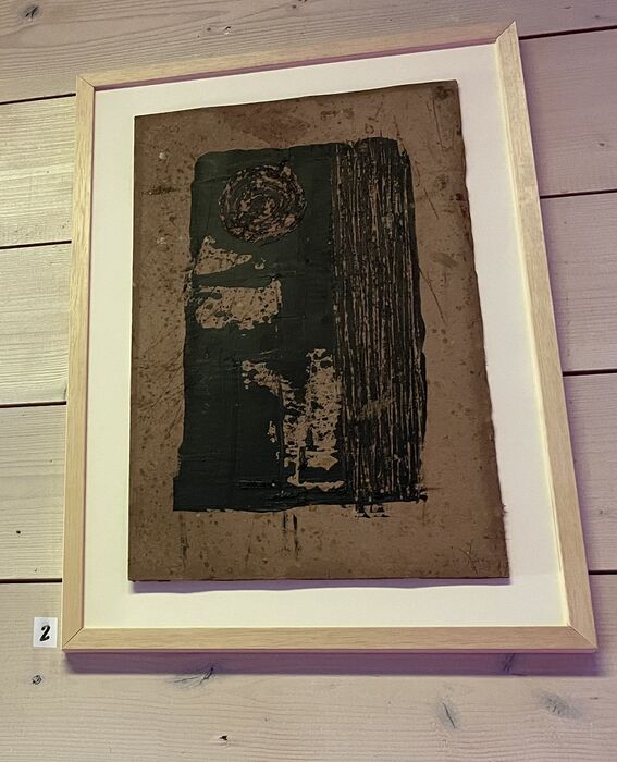 Kalostrape Ostatua, bar et restaurant situé au 22 rue Marengo dans l'ancien cloître des visitandines. Exposition du mois de février 2022 avec l'artiste Bayonnais Bruno Arpajou.