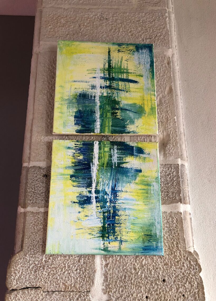 Kalostrape Ostatua eta Jatetxea. Restaurant et bar atypique du quartier historique de Bayonne. Situé au 22 rue Marengo dans l'ancien cloître des Visitandines. Exposition du mois d'août 2020 avec l'artiste Lorea Etxezarreta.