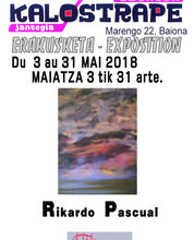 Kalostrape Ostatua, Baiona, Euskal Herria. Bar et restaurant incontournable du Petit Bayonne. Situé au coeur de l'ancien cloître des Visitandines. Affiche de l'exposition du mois de mai 2018 avec le collectif d'artistes Ur Taldea et l'exposition personnelle de Rikardo Pascual