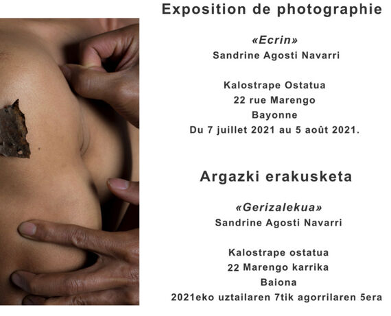 Kalostrape Ostatua eta jatetxea, Baiona. Bar et restaurant situé au 22 rue Marengo, dans l'ancien cloître des Visitandines. Bar à tapas et exposition mensuelle. Exposition du mois de juillet 2021 avec la photographe Sandrine Agosti Navarri.