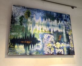 Kalostrape Ostatua eta Jatetxea, Baiona. Restaurant et bar atypique du Petit Bayonne, situé au 22 rue Marengo, dans l'ancien cloître des Visitandines. Ouvert du mardi au samedi. Exposition du mois d'août 2020 avec l'artiste peintre Lorea Etxezarreta.