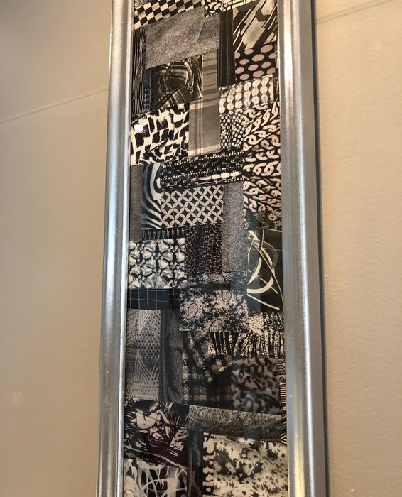 Kalostrape Ostatua, Bar et Restaurant incontournable du quartier historique du Petit Bayonne. Situé au 22 rue Marengo dans l'ancien couvent des Visitandines. Ouvert du mardi au samedi, nous accueillons chaque mois une nouvelle exposition. Exposition du mois de septembre 2019 avec l'artiste colleur Claude Martin. Jatetxea eta Ostatua, Baiona, Euskal Herria. Irailaren erakusketa
